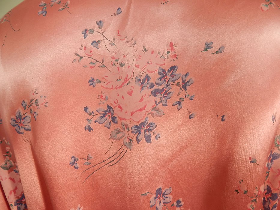 Vintage Pink Pastel Floral Rose Bouquet Print Satin Maxi Dress Gown
It is in good condition. This is truly a wonderful piece of wearable art!
