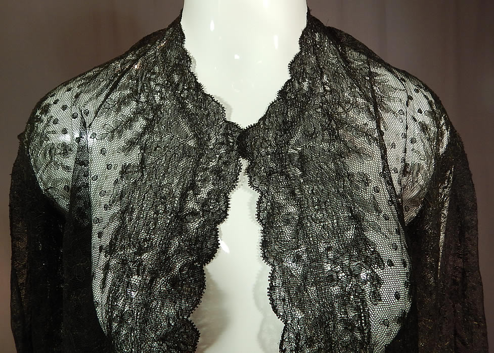Victorian Antique Black Chantilly Lace Shawl Wide Pagoda Sleeve Jacket
This antique Victorian Civil War era black Chantilly lace shawl wide pagoda sleeve jacket dates from the 1860s.