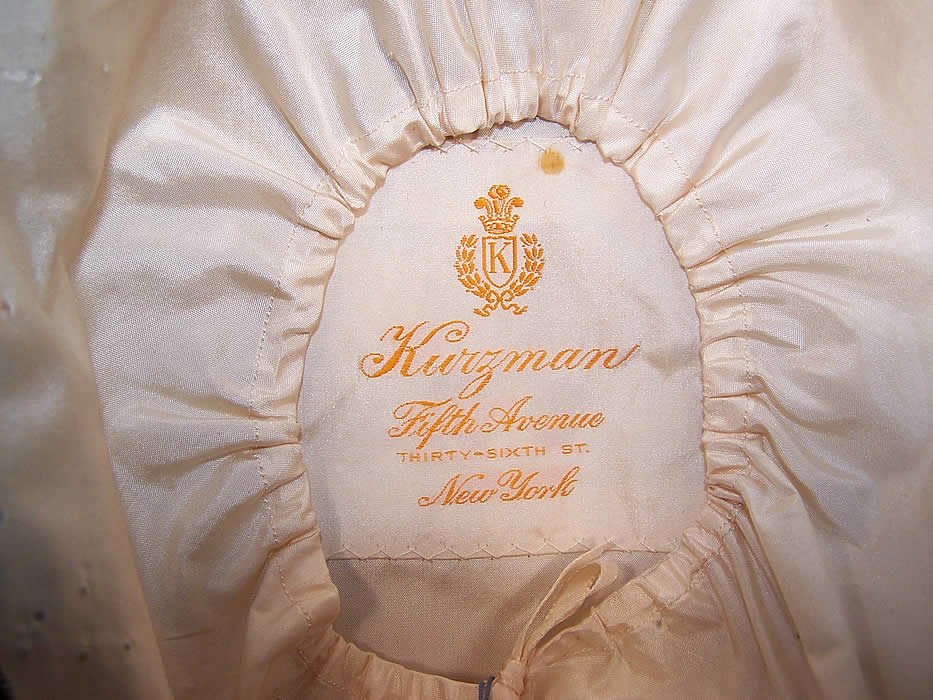 Vintage Charles Kurzman Fifth Ave Millinery Purple Velvet Feather Flapper Cloche Hat Close up.