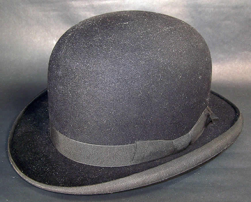 Vintage Paul Paris Gentlemen's Black Felt Wool Bowler Derby Hat  Close up.
