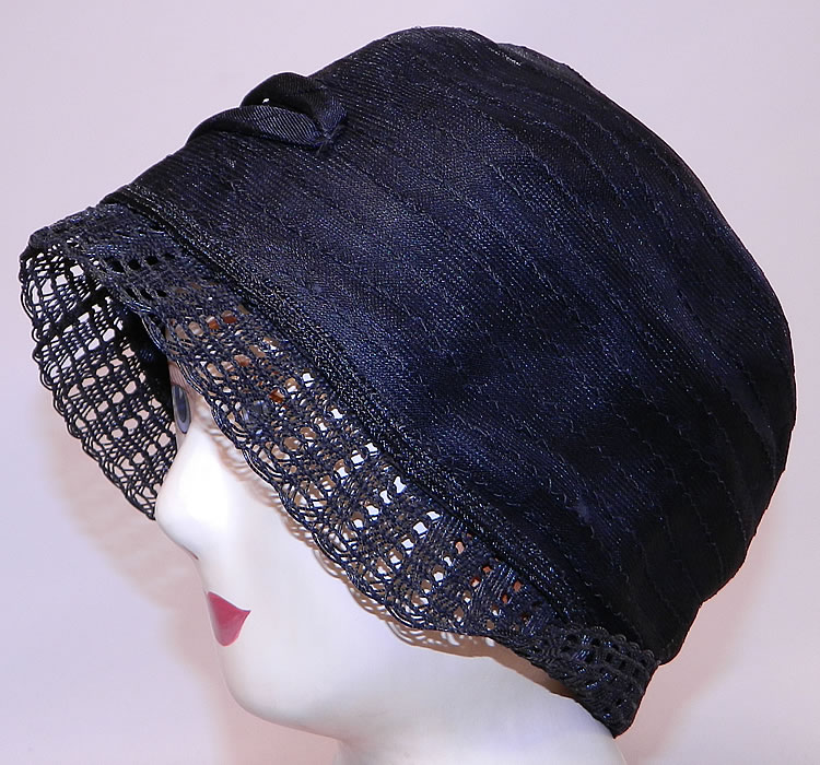 Vintage Art Deco Woven Black Horse Hair Straw  Flapper Cloche Hat & Hatpin. It is in good condition, with only a  small break, hole on the back net. This is truly a wonderful piece of wearable Art Deco textile art!
