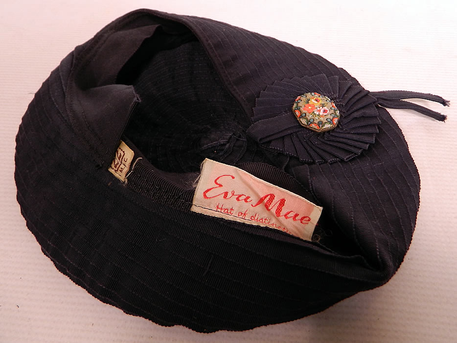 Vintage Eva Mae Navy Blue Pleated Beret Tam Hat & Italian Micro Mosaic Brooch Pin. It is in good condition.