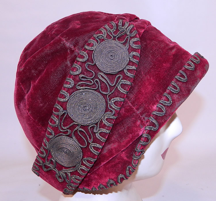 Vintage Art Deco Red Velvet Gold Lamé Soutache Trim Flapper Cloche Hat. This vintage Art Deco red velvet gold lamé soutache trim flapper cloche hat dates from the roaring 1920s.
