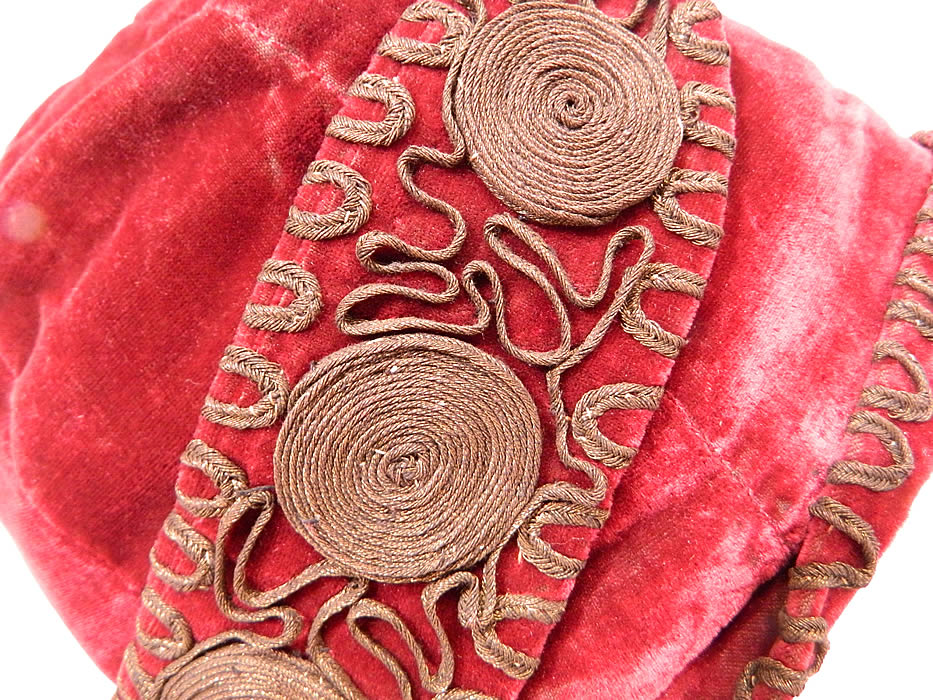 Vintage Art Deco Red Velvet Gold Lam&eacute; Soutache Trim Flapper Cloche Hat. This is truly a wonderful piece of wearable Art Deco textile millinery art! 