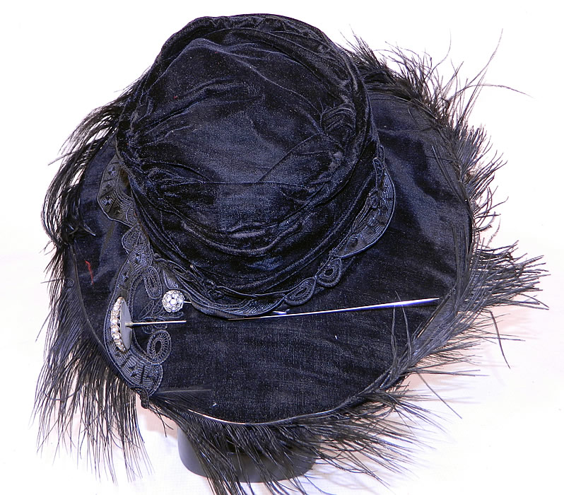 Edwardian Vintage Madame Gatecliff Modiste Black Velvet Lace Feather Trim Wide Brim Hat. This beautiful black hat has a wide brim and slouched crown. 