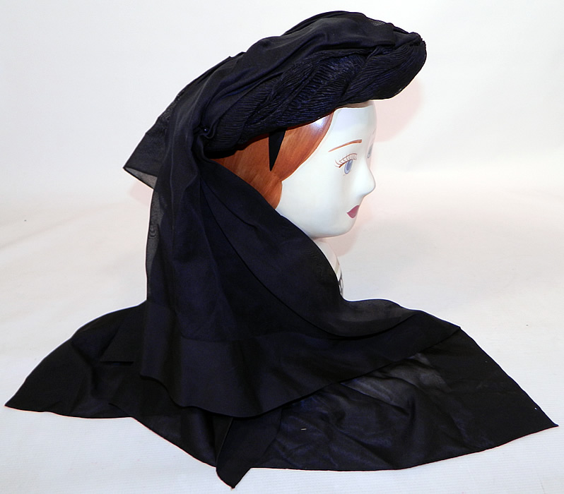 Victorian C.F. Hovey & Co Boston Label Black Silk Crepe Veil Full Mourning Bonnet Hat
It is in good condition. This is truly a rare and wonderful piece of Victoriana full mourning millinery! 