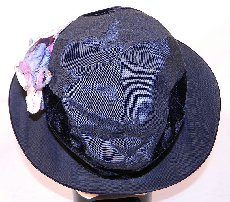 Vintage Hart Hats Black Silk Velvet Wide Brim Purple Flower Flapper Cloche Hat
This is truly a wonderful piece of wearable Art Deco millinery art! 