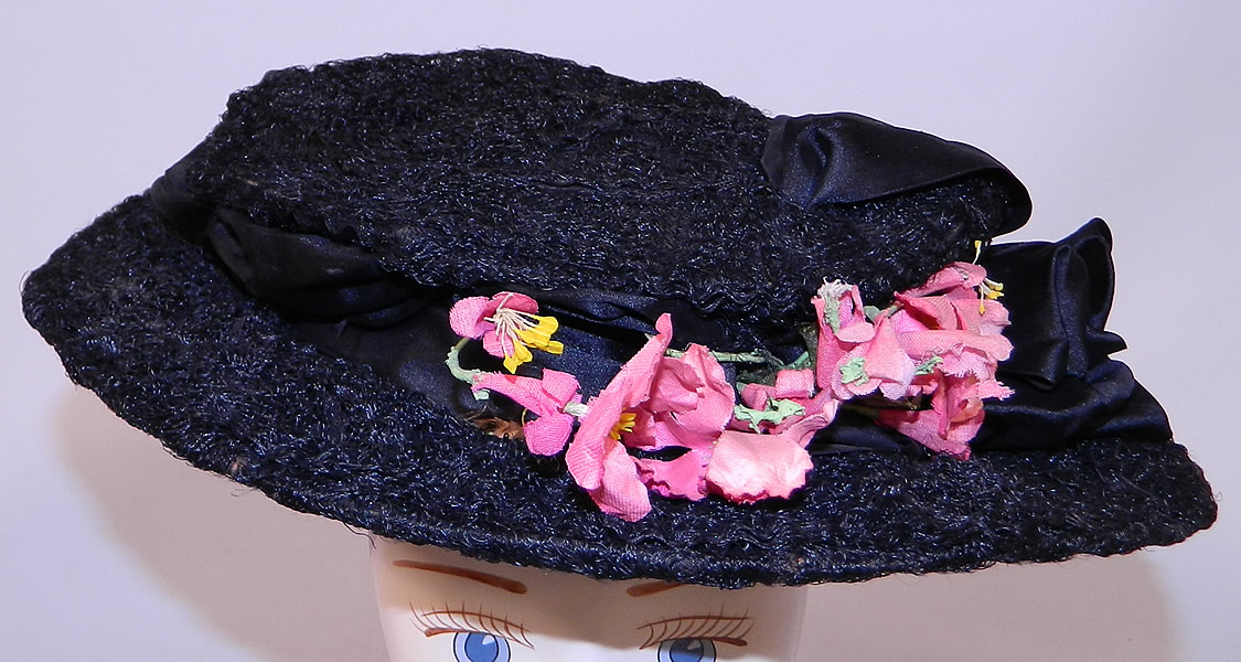 Victorian Black Woven Horse Hair Straw Pink Floral Wide Brim Hat Hatpin
This antique Victorian era black woven horse hair straw pink floral wide brim hat and hatpin dates from 1890.