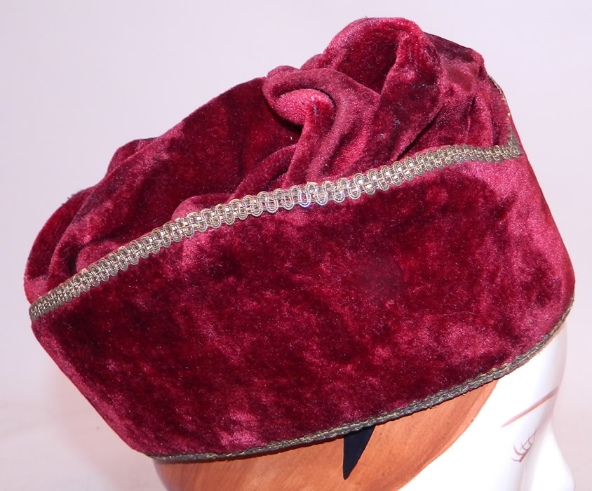 Vintage Fraternal Freemasonry Masonic Past Grand Master Red Velvet Gold Trim Cap Hat
This is a truly a wonderful piece of early Freemasonry Masonic textile art!
