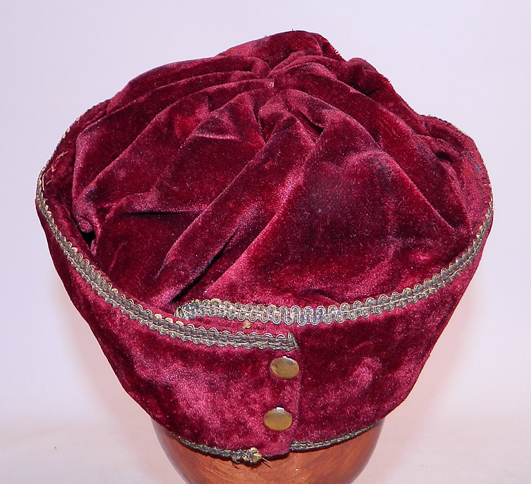 Vintage Fraternal Freemasonry Masonic Past Grand Master Red Velvet Gold Trim Cap Hat
The hat measures 20 inches inside circumference. 