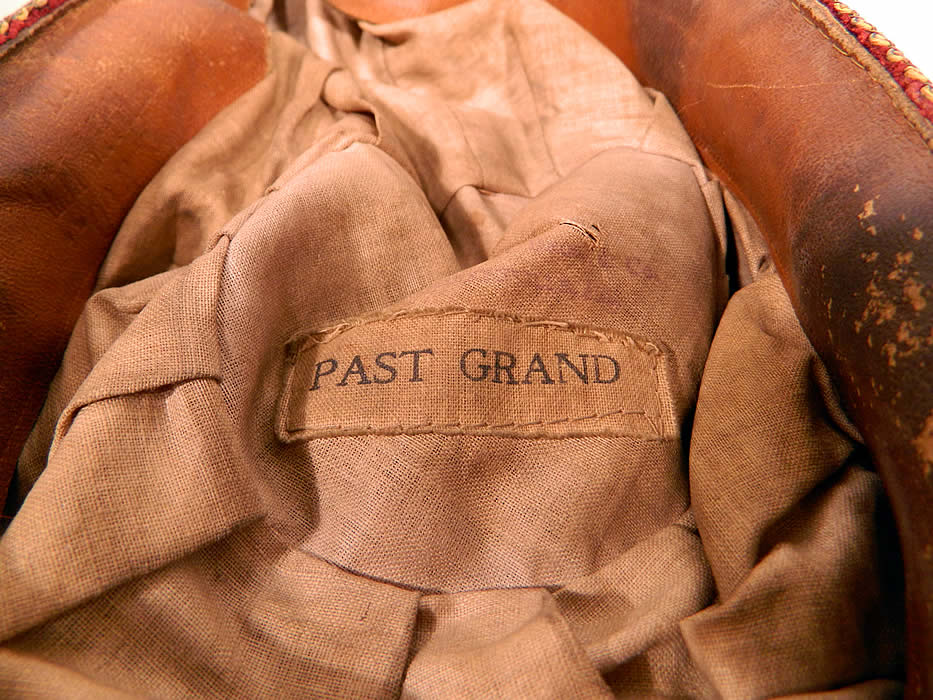 Vintage Fraternal Freemasonry Masonic Past Grand Master Red Velvet Gold Trim Cap Hat
There is a "Past Grand" label sewn inside. 