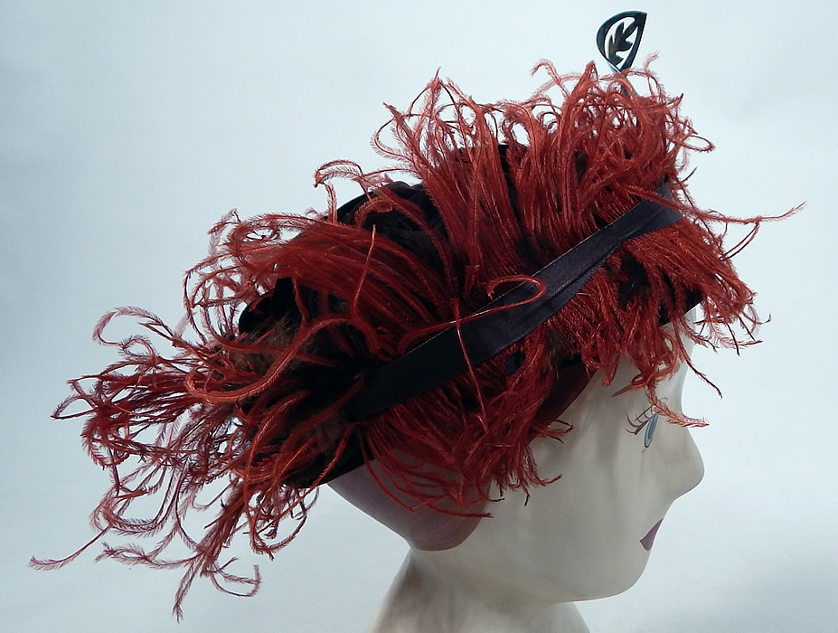 Vintage McGrath Millinery Belle Epoque Burgundy Velvet Feather Trim Toque Hat
It is in good condition. 