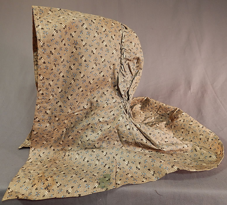 Victorian Calico Cotton Floral Print Long Curtain Sunbonnet Sunhat Workwear Bonnet
It is made of a blue, black and white cotton calico fabric, with forget me not flowers design print pattern.
