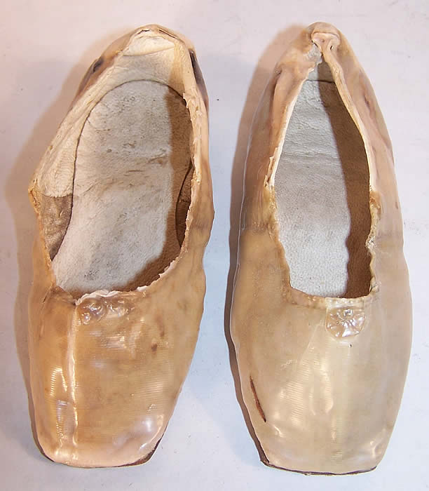 Antique Wedding Straight Sole Shoes Bride & Baby front view