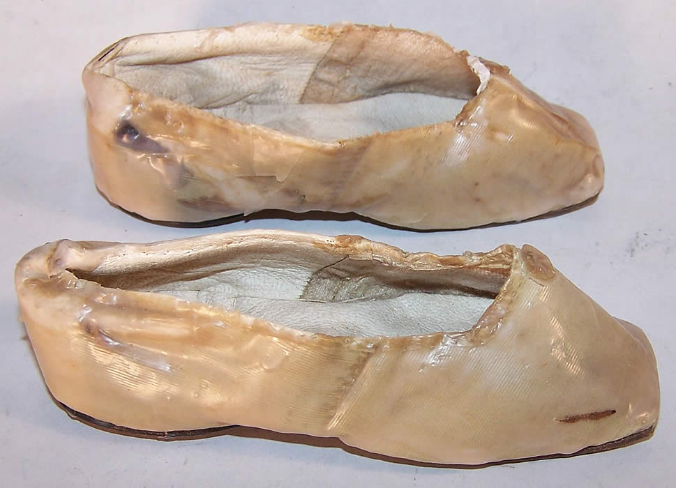 Antique Wedding Straight Sole Shoes Bride & Baby side view