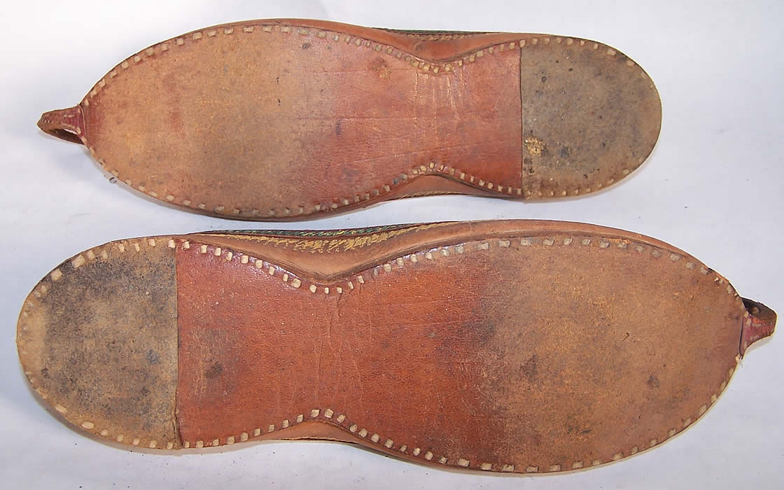 Pakistan Punjab Gold Embroidered Jutti Shoes  Close up.