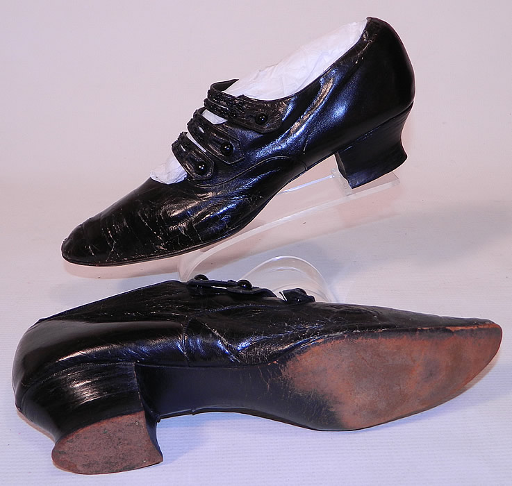 Victorian Black Leather Jet Beaded Button Strap Mary Jane Shoes. They are in good condition and have been gently worn, with only some tiny scuffs on the leather. These are truly  beautiful quality made antique shoes! 