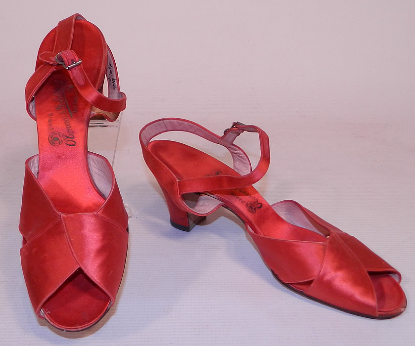 Vintage O'Connor & Goldberg Red Silk Satin Ankle Strap Evening Shoes
This pair of vintage O'Connor & Goldberg red silk satin ankle strap evening shoes date from the 1930s.