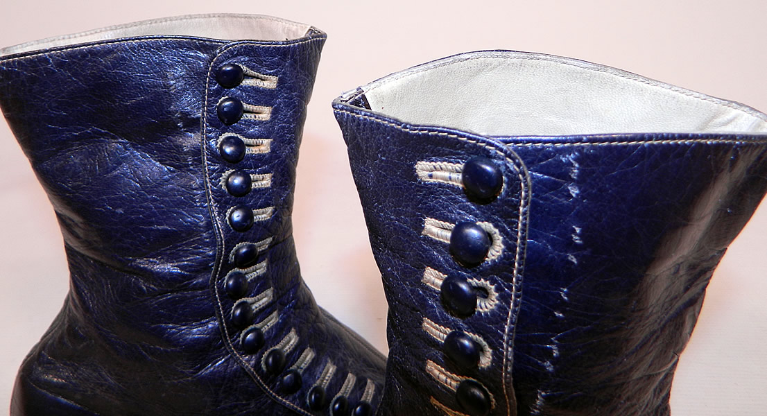 Victorian Women's Navy Blue Leather High Top Button Boots
They are gently worn and in good condition, with only the buttons having been moved over along the side. These are truly a beautiful quality made antique boot!