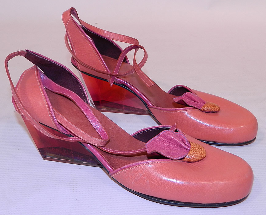 Vintage Gaza Bowen Rose Leather Lucite Plexiglass Wedge Heel Sculptor Art Shoes.
These artistic sculptural sandal style shoes have leather trim accents on the front vamps insteps, with wrap around ankle straps and wedge high heels.