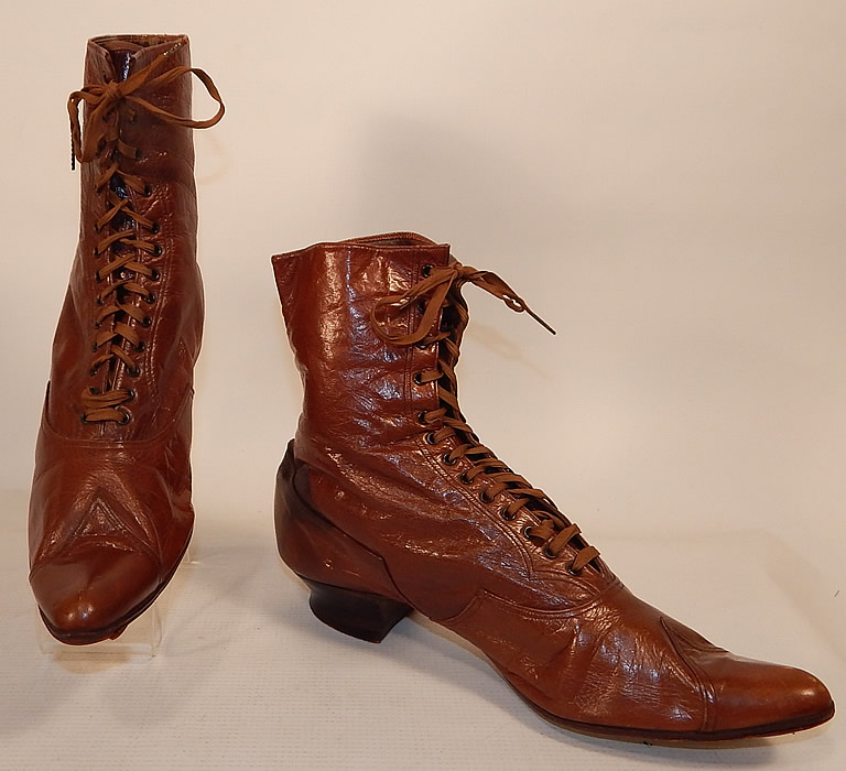 Victorian Antique Womens Brown Leather High Top Lace-up Boots Shoes
These beautiful brown boots have pointed toes, the original brown shoe string laces and stacked wooden French Louis XV heels. 