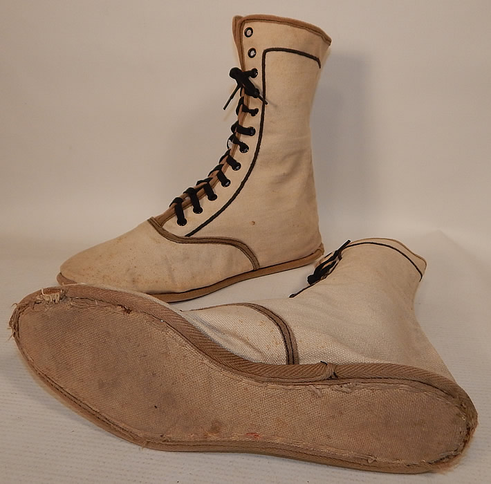 Edwardian Ecru Cream Cotton Canvas Sporting Swim Shoes Bathing Boots
This retro antique ladies "bathing beauty" boots are truly a rare and wonderful find! 