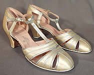 Vintage C. Crawford Hollidge Shoe Salon Cream Silk Satin Silver Leather T-Straps
