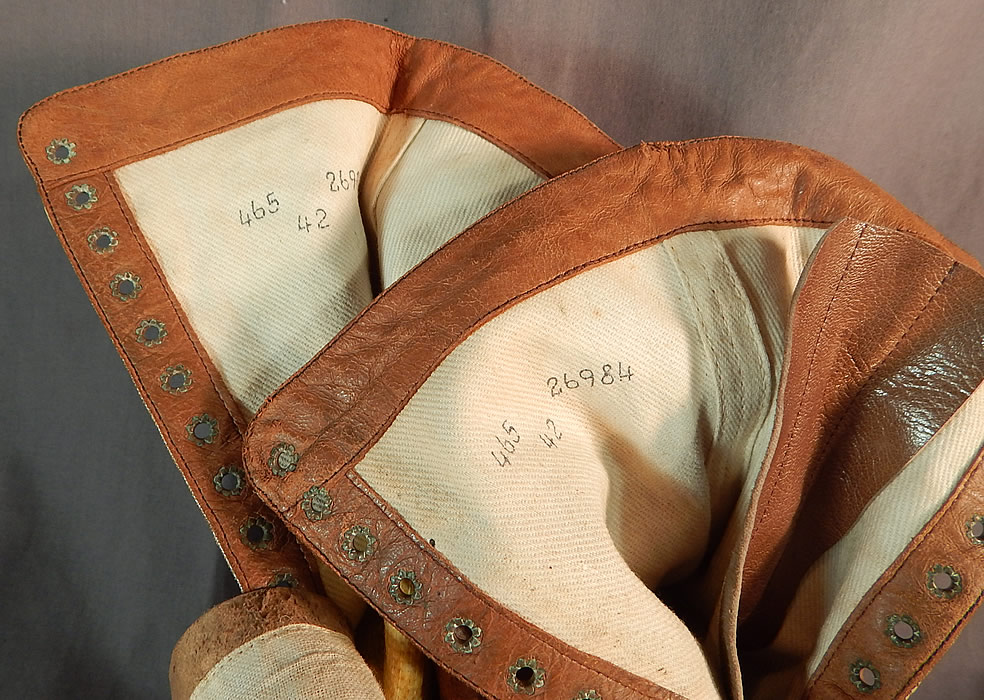 Victorian Antique Brown Two Tone Leather High Top Lace-up Boots Shoes
They are in good condition and have been gently worn, with only some faint water spot stains and small scuffs on the toes. These are truly a wonderful, wearable, quality made antique boot!