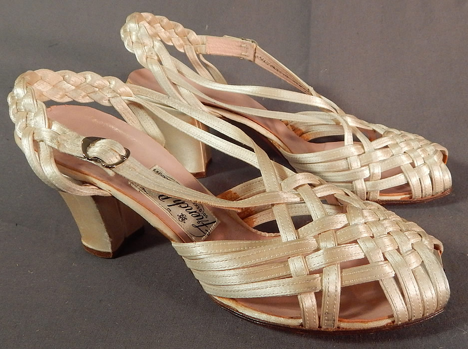 Vintage Chandlers French Room Silk Braided Woven Strap Bridal Wedding Shoes
This pair of vintage Chandlers French Room silk braided woven strap bridal wedding shoes date from the 1940s.