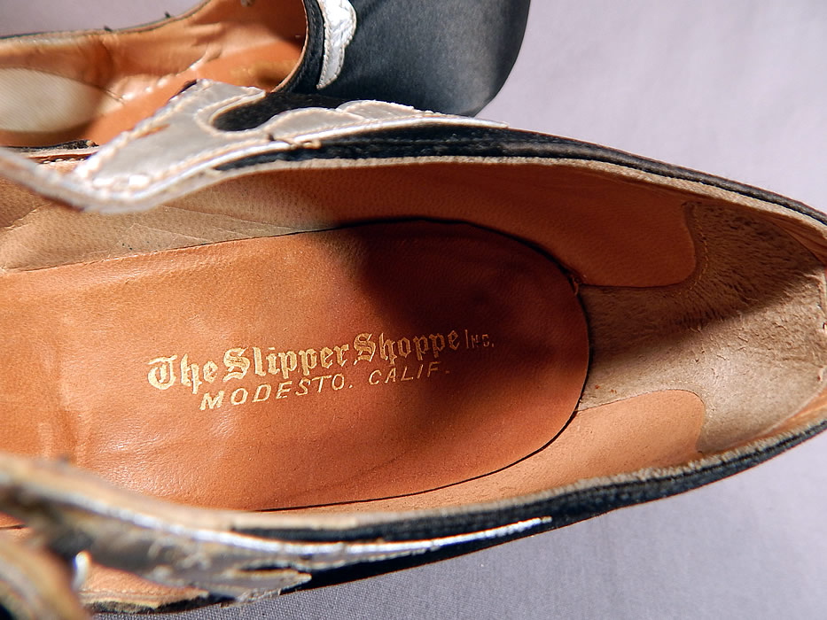Vintage Peacock Shoe Art Deco Black Silk Satin Silver Button Strap Mary Jane Shoes
They have been gently worn and have some minor wear along the leather straps. These are truly a rare find of wearable Art Deco shoe art! 