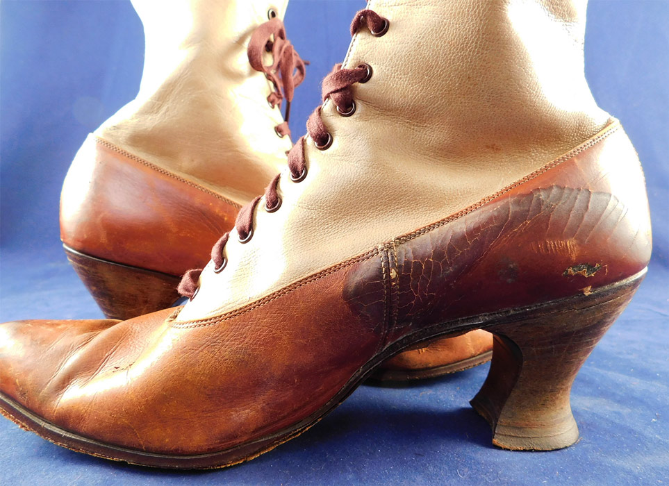 Edwardian BSWU Women's Two Tone Brown Leather High Top Lace-up Boots
They are in good as-is condition with some wear to the bottom leather soles, inside kid leather trim lining the tops, several scuffs and stains on the bottom brown leather shoe (see close-ups). 