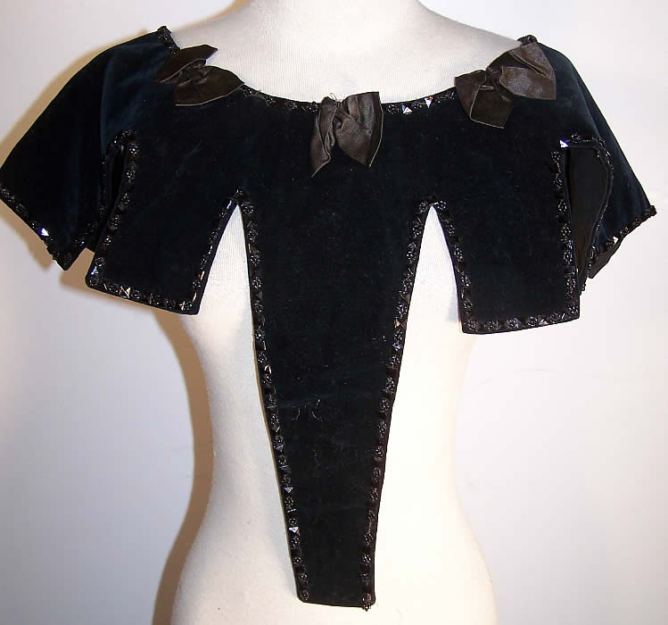 Victorian Midnight Blue Velvet Jet Beaded Bow Capelet Collar Front view.