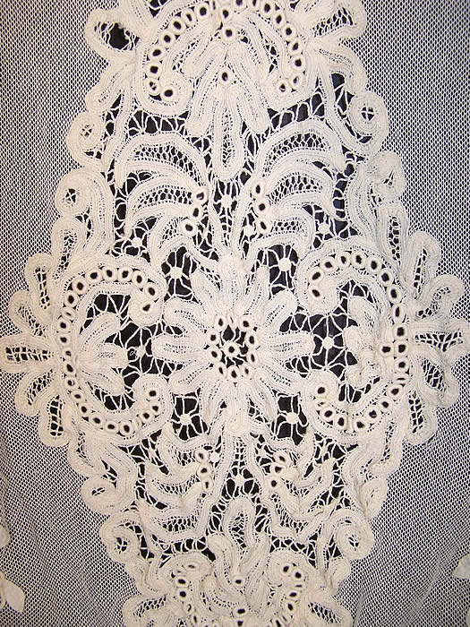 Antique Battenburg Tape Lace Net Bedspread & Pillow Sham Close up.