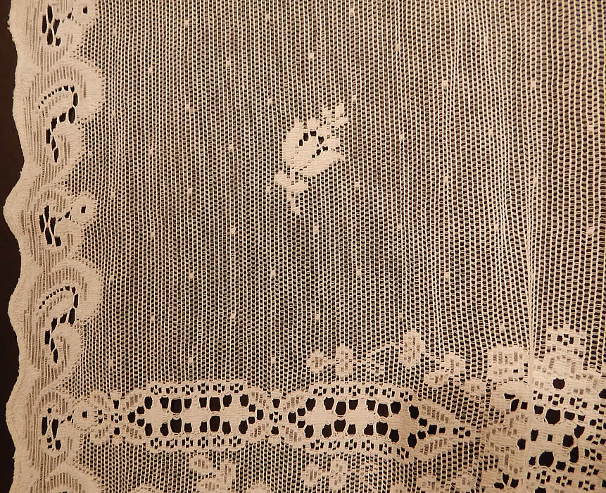 Vintage Antique White Lace Net Octagram Drapery Curtain Panel Pair 100x57
This pair of lovely lace drapery curtain panels have a lace trim bottom and sides and the top is unadorned with a rod pocket for hanging. 