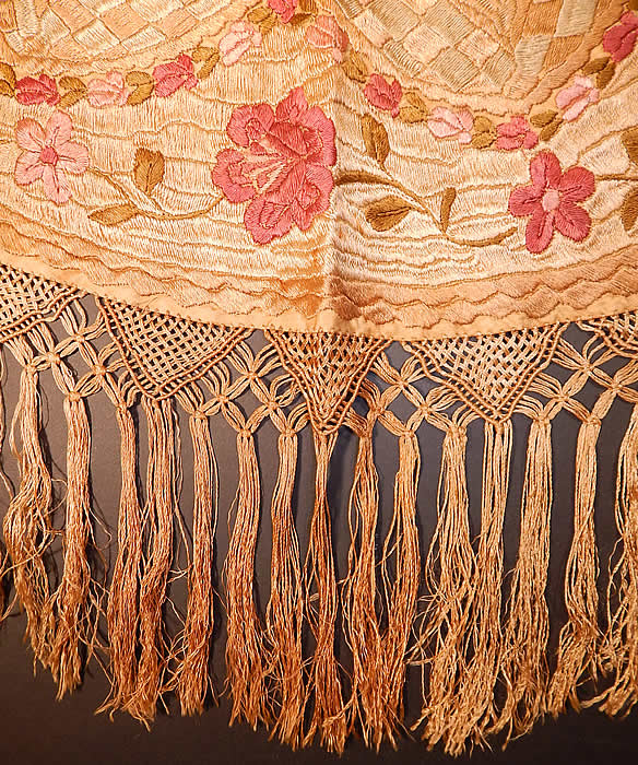 Antique Matyo Hungarian Folk Embroidery Pink Floral Fringe Round Tablecloth
This lovely embroidered round tablecloth doily measures 110 inches in circumference. 36 inches wide and has 10 inch long fringe trim. It is in good condition, but has not been cleaned and has a slight musty cigarette smoke odor. This is a truly a wonderful piece of Hungarian textile folk art!