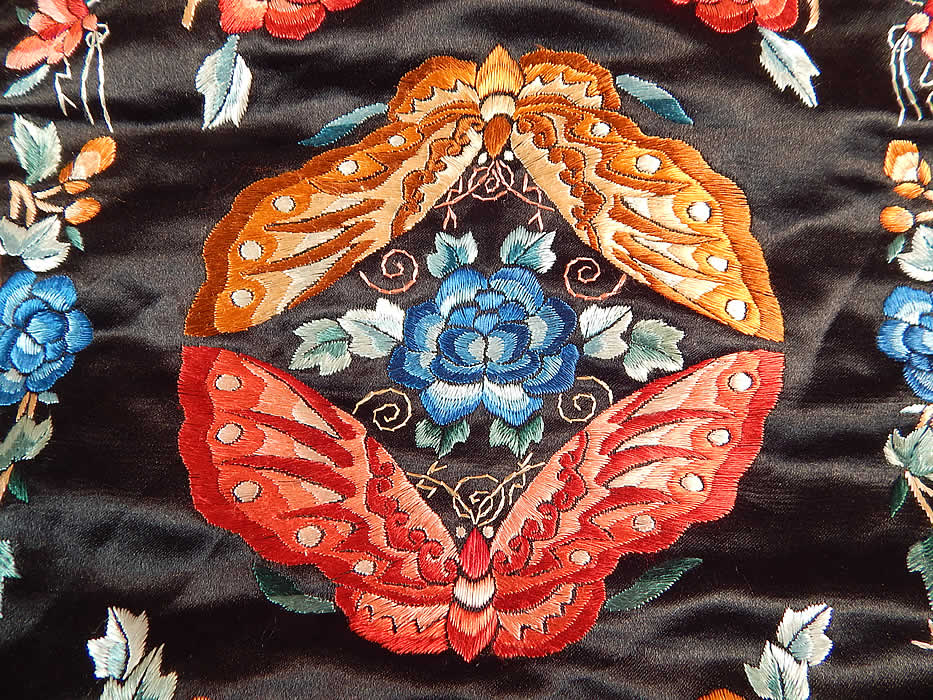 Vintage Chinese Colorful Silk Embroidered Butterfly Peony Hot Water Bottle Bag
The peony flower is a symbol of love, affection and the butterfly symbolizes long life, beauty and elegance. 